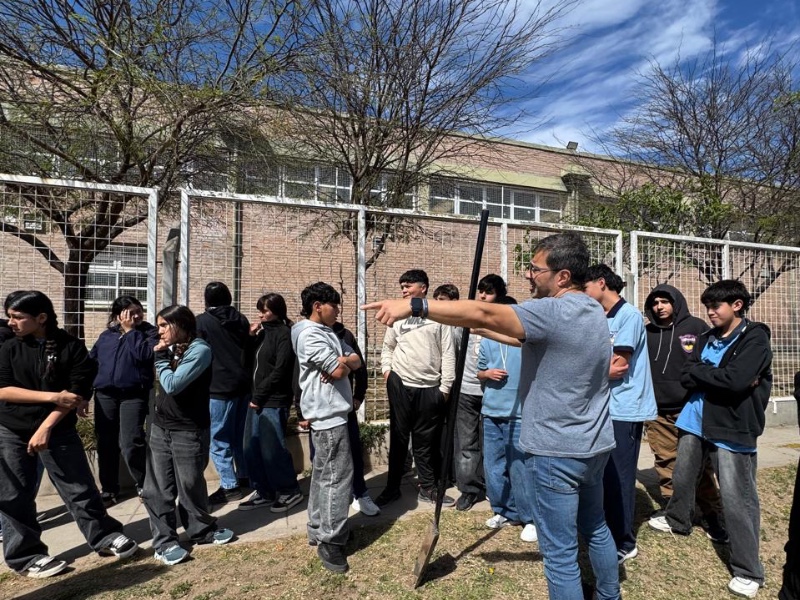 Sembramos hoy pensando en el futuro: jornada de plantación junto a instituciones de nuestra comunidad