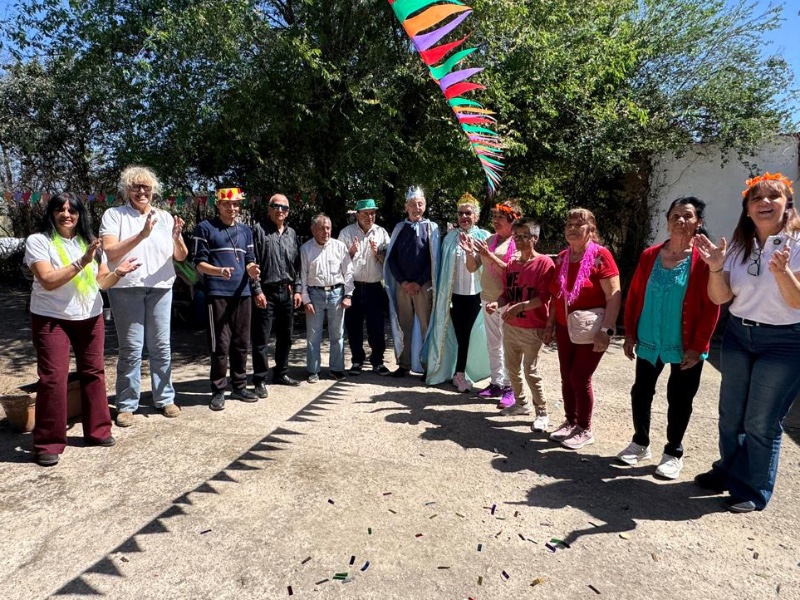 El Hogar de Día “Leopoldo Reyna” celebró la llegada de la primavera