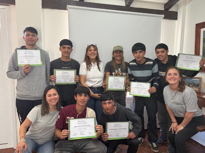 Experiencias que dejan huella: reconocimiento a estudiantes del IPEA N.º 217