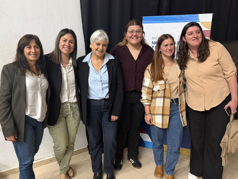 Villa del Totoral participó de una capacitación sobre juventudes y entornos digitales